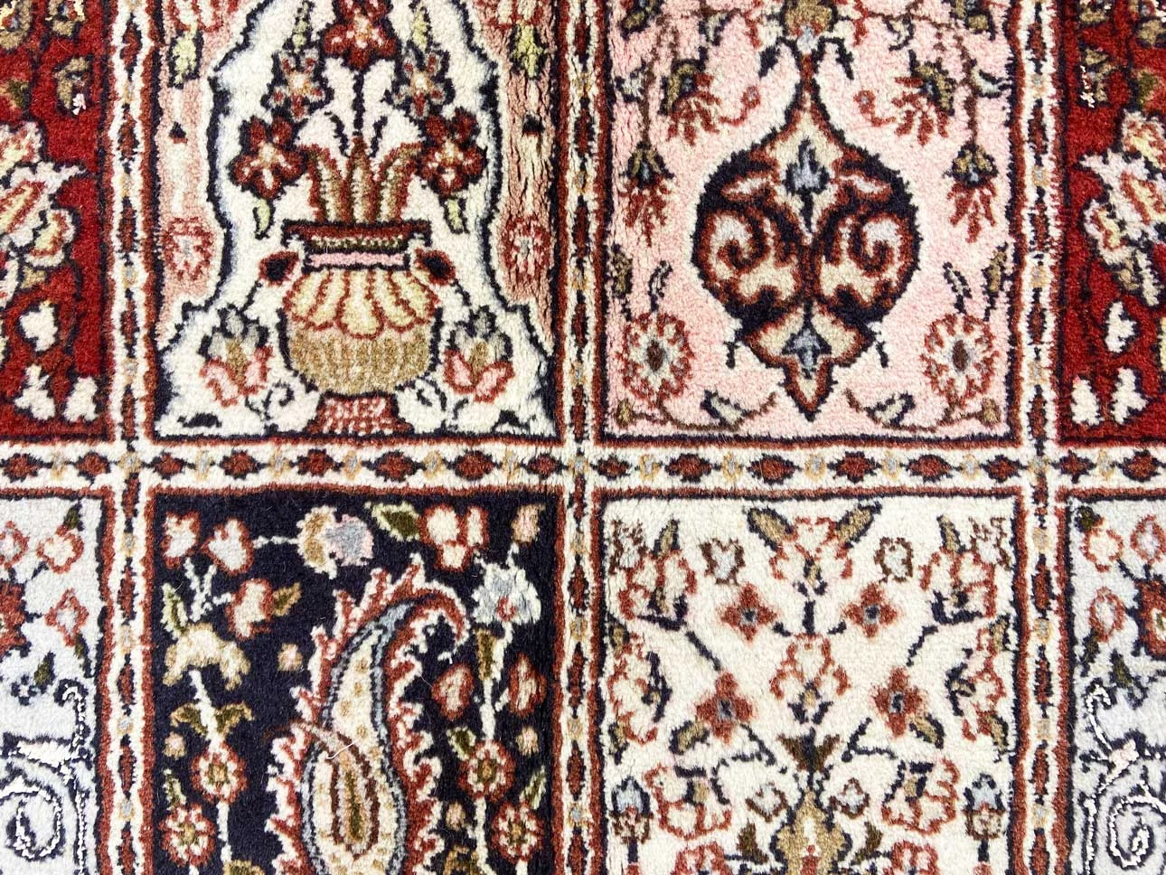 orientteppich-moud-260-x-169-cm-herati-muster-360000-knoten-handgeknupft-4 Handgeknüpfter Moud Herati Perserteppich, 260 × 169 cm, Wolle & Seide