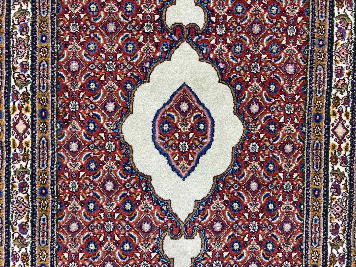 orientteppich-moud-270-x-81-cm-medaillon-360000-knoten-handgeknupft-5 Handgeknüpfter Moud Perserteppich 270 × 81 cm