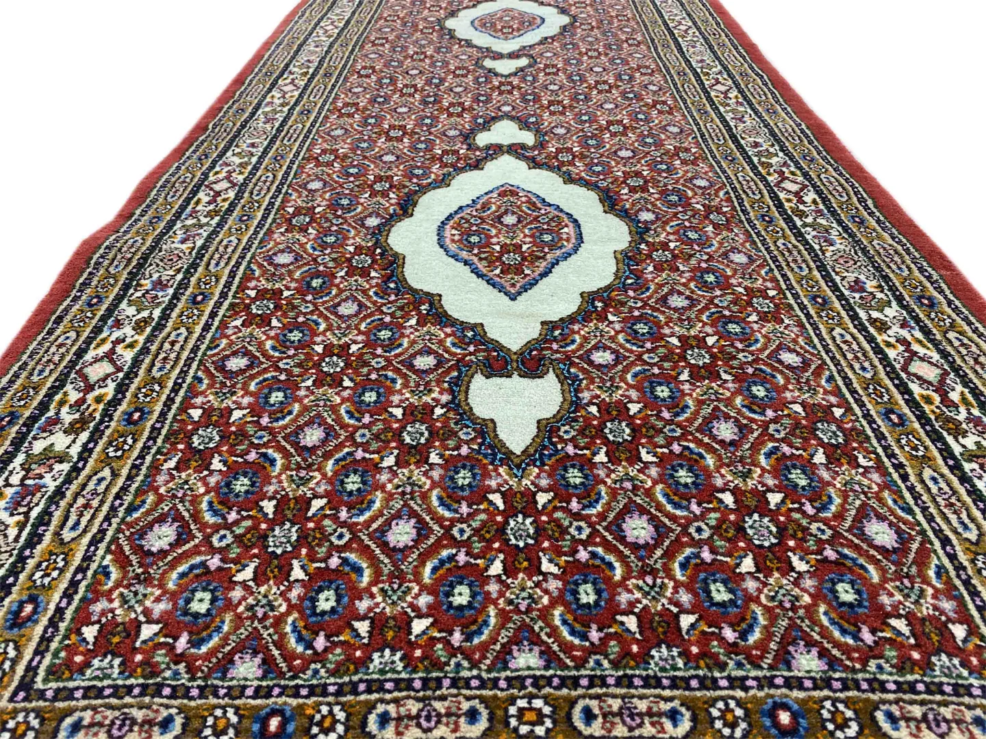 orientteppich-moud-273-x-82-cm-300000-knoten-medaillon-design-handgeknupft-3 Handgeknüpfter Moud Perserteppich, 273 × 82 cm, Wolle