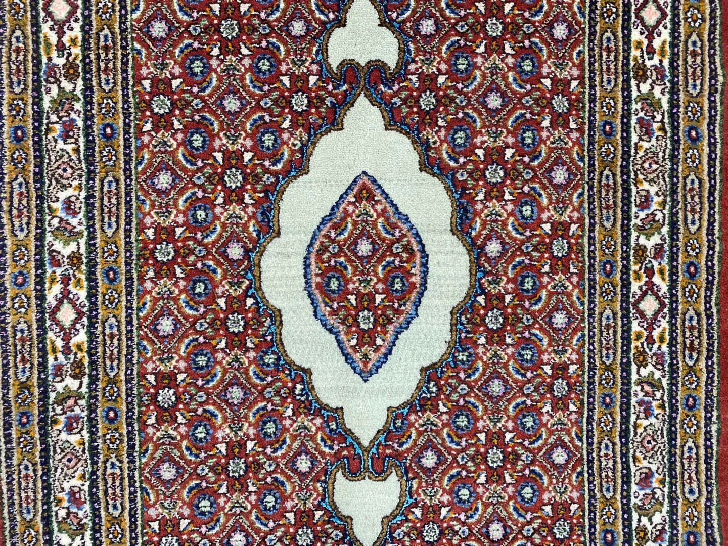 orientteppich-moud-273-x-82-cm-300000-knoten-medaillon-design-handgeknupft-4 Handgeknüpfter Moud Perserteppich, 273 × 82 cm, Wolle
