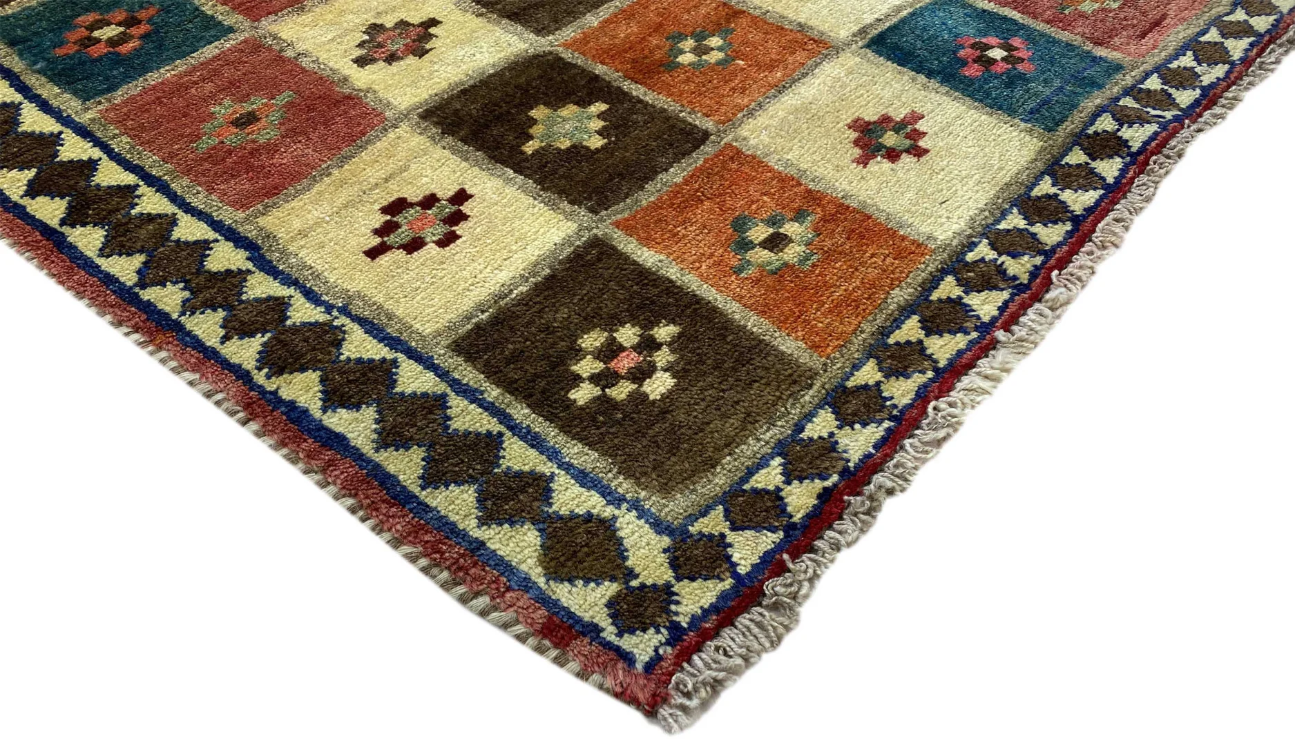 gabbeh-shuli-154-x-111-cm-handgeknupft-rot-beige-perserteppich-6 Handgeknüpfter Gabbeh Perserteppich 154 × 111 cm