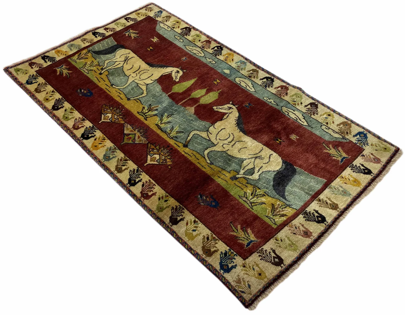 gabbeh-shuli-177-x-103-cm-handgeknupft-kunstvolles-design-2 Gabbeh Perserteppich 177 × 103 cm aus Wolle, handgeknüpft