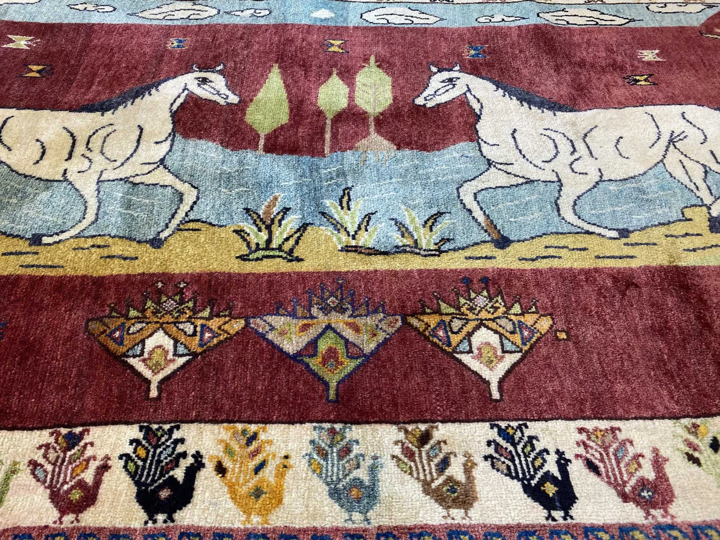 gabbeh-shuli-177-x-103-cm-handgeknupft-kunstvolles-design-4 Gabbeh Perserteppich 177 × 103 cm aus Wolle, handgeknüpft