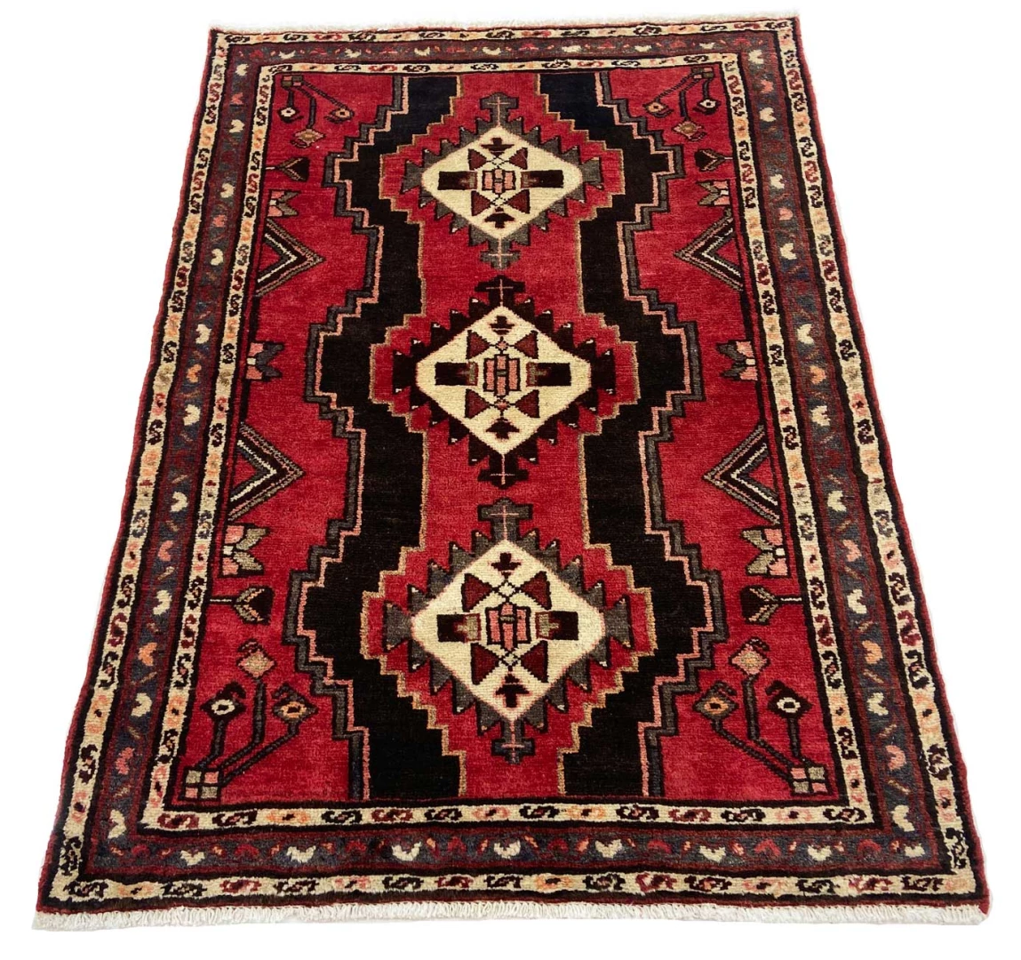 Hamadan Perserteppich aus Iran, 145 × 104 cm