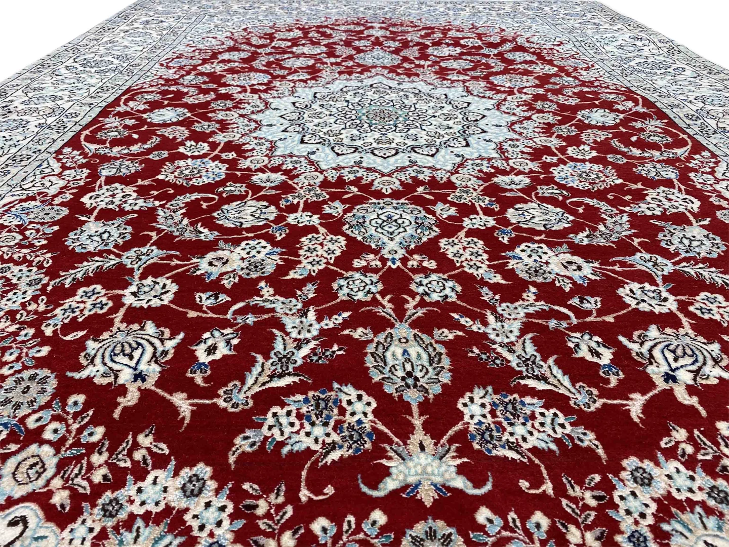 Nain Orientteppich aus dem Orient, 250 × 169 cm