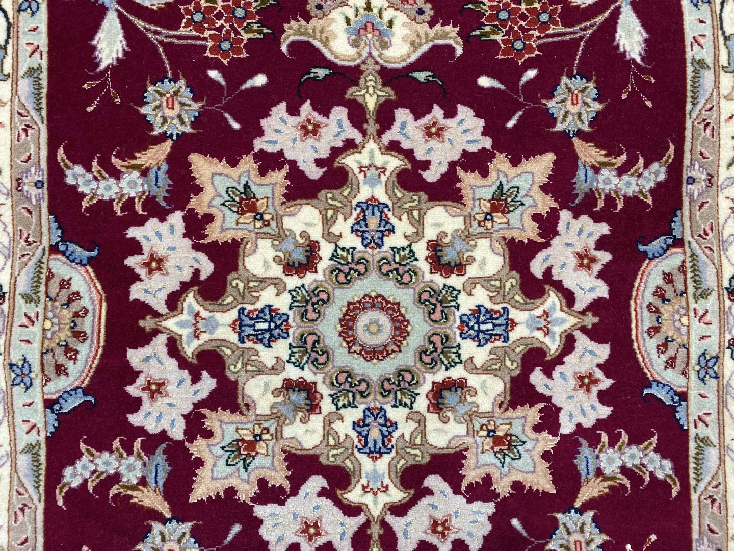 Täbriz Perserteppich 203 × 81 cm aus Wolle, handgeknüpft