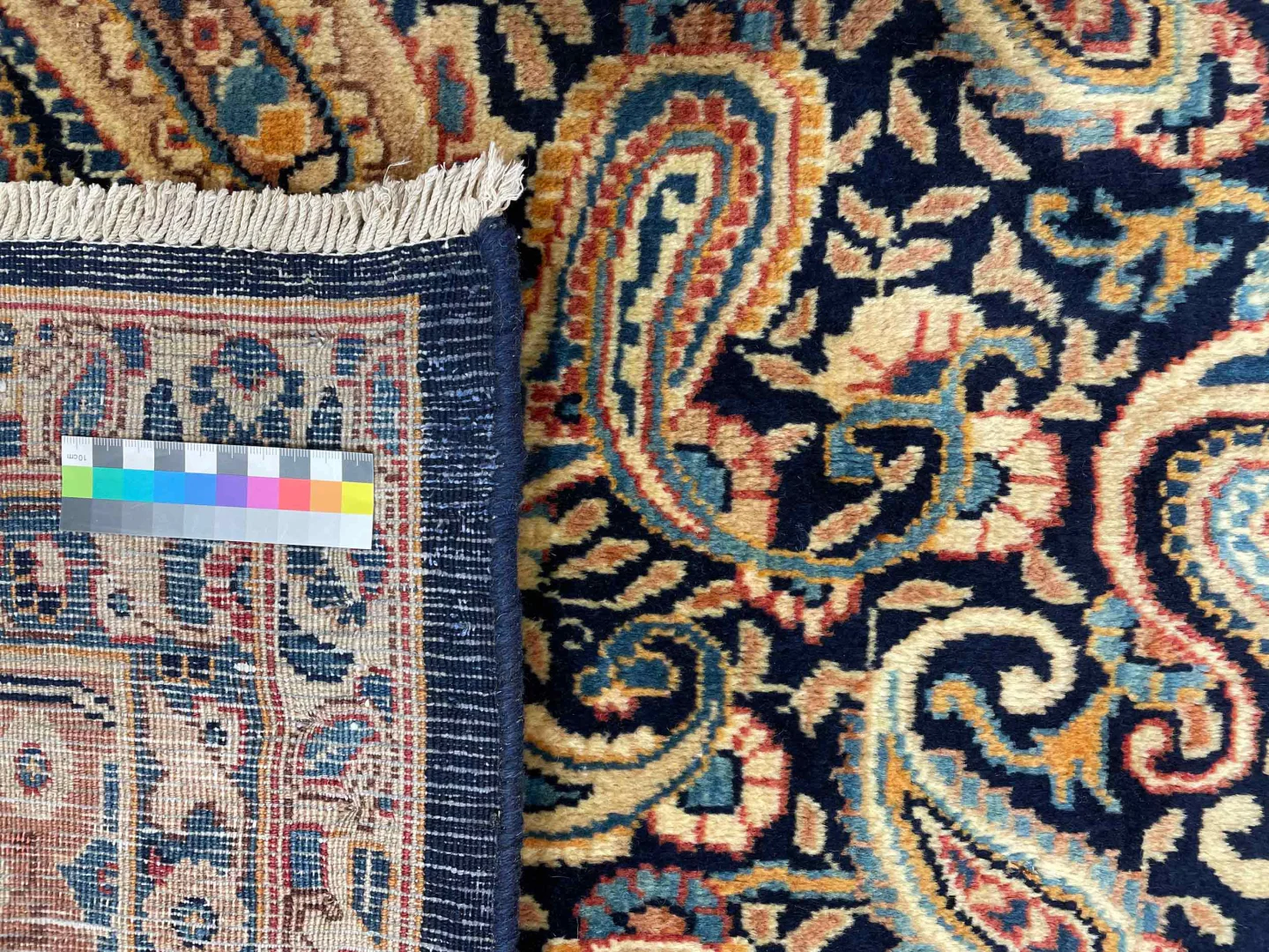 Perserteppich aus Iran, 376 × 295 cm