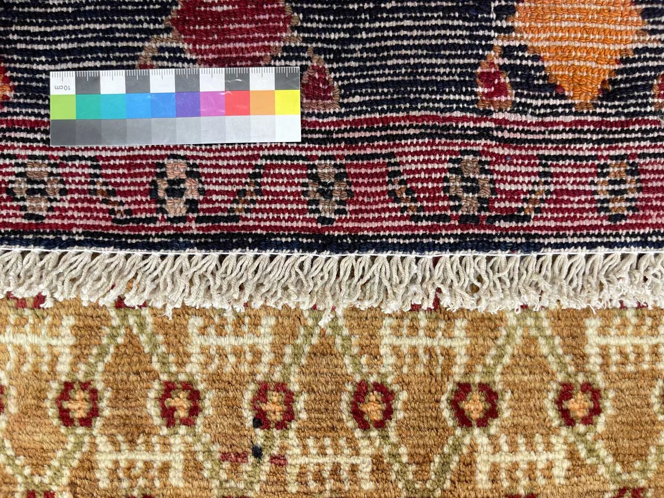 Perserteppich aus Iran, 240 × 141 cm