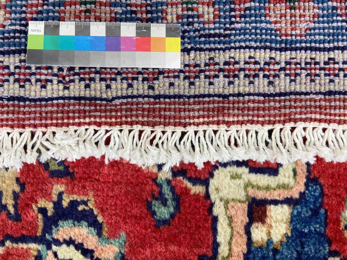 Perserteppich aus Iran, 332 × 226 cm