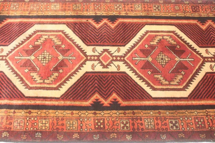 Perserteppich aus Iran, 402 × 105 cm
