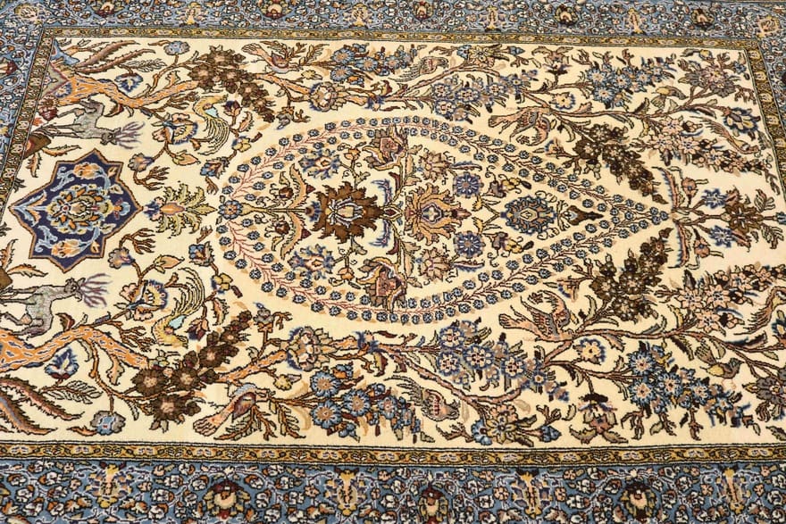 ghom-teppich-212x144-cm-reine-seide-handgeknupft-luxurios-4 Handgeknüpfter Ghom Perserteppich, 210 × 143 cm, Wolle & Seide