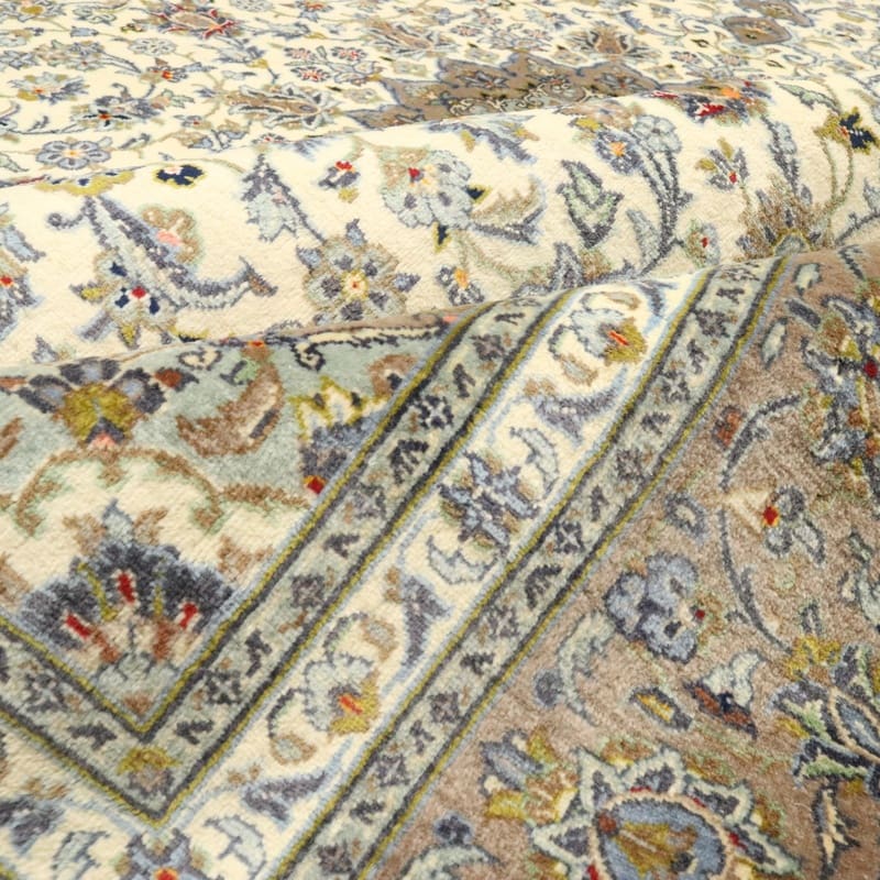 eleganter-kashan-teppich-352x245-cm-creme-grau-handgeknupft-9 Handgeknüpfter Kashan Perserteppich, 350 × 244 cm, Wolle