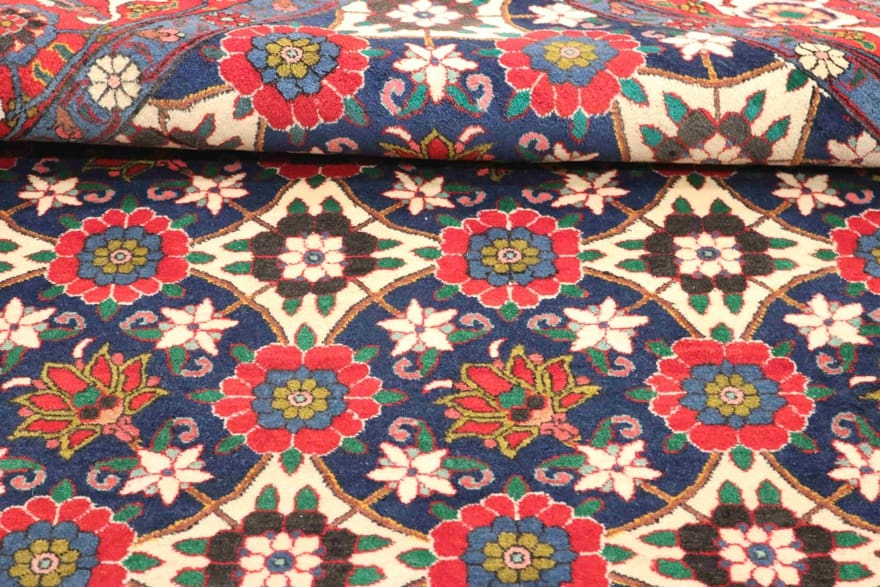 orientteppich-waramin-214x155-cm-florales-medaillon-handgeknupft-5 Perserteppich 212 × 154 cm aus Wolle, handgeknüpft
