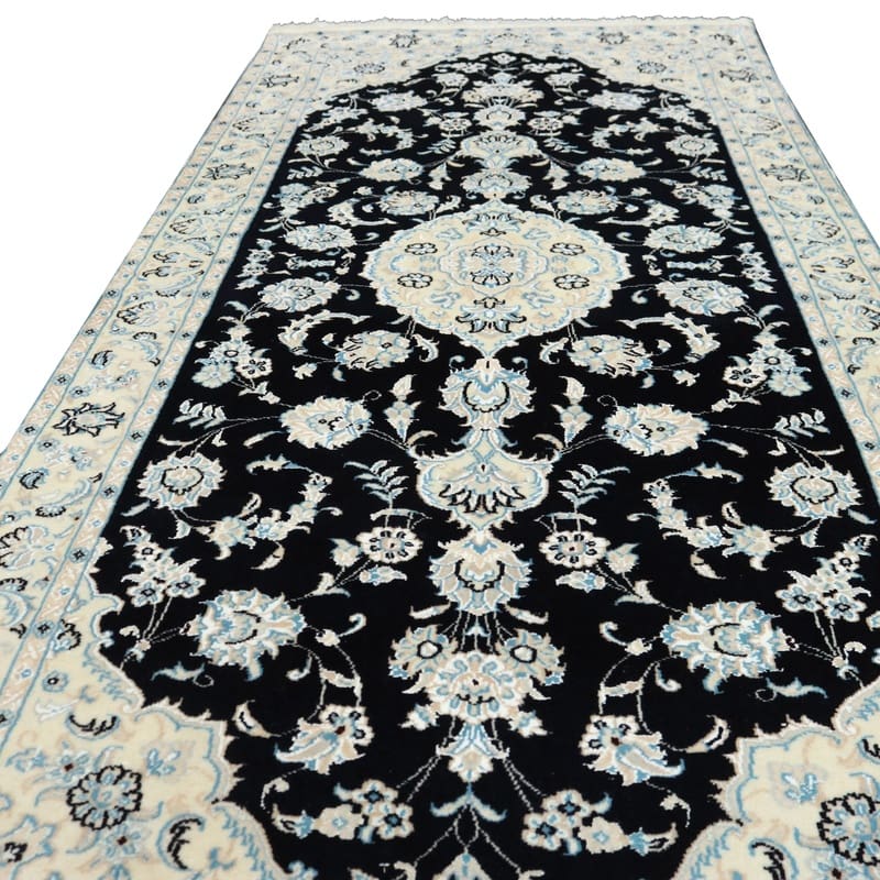 handgeknupfter-nain-9la-orientteppich-199x95-cm-schwarz-cremeornamente-6 Handgeknüpfter Nain Perserteppich, 197 × 94 cm, Wolle & Seide