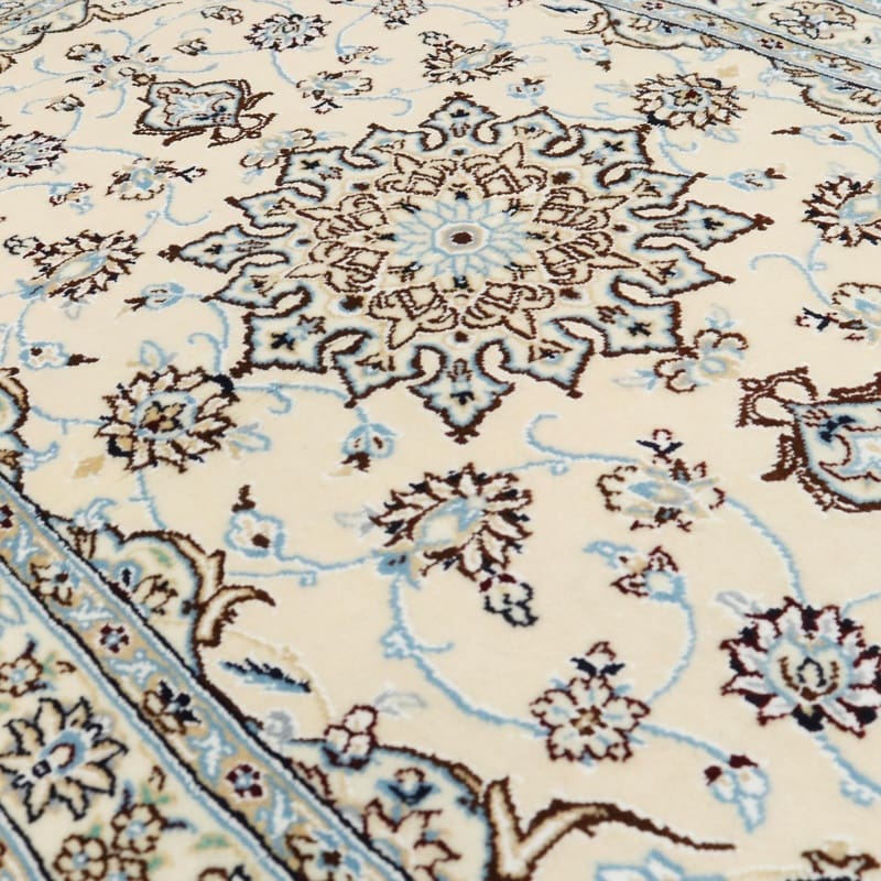 Nain Perserteppich 134 × 86 cm aus Wolle & Seide, handgeknüpft