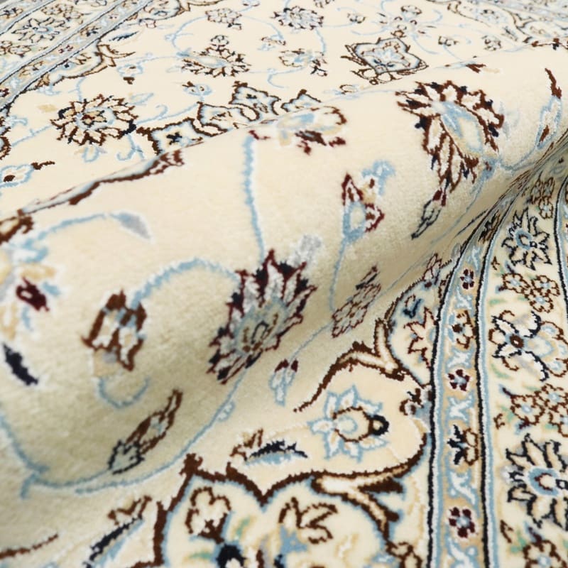 Nain Perserteppich 134 × 86 cm aus Wolle & Seide, handgeknüpft