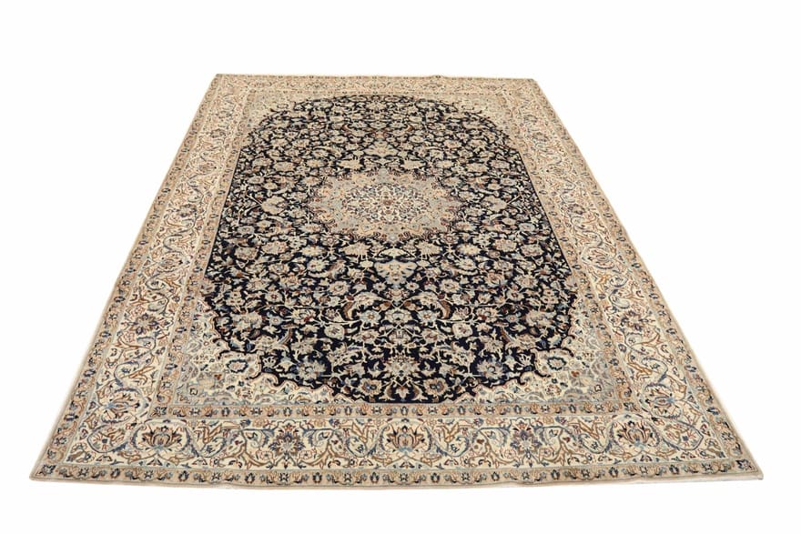Handgeknüpfter Nain Perserteppich 381 × 240 cm