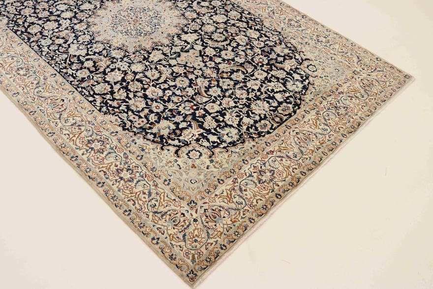 Handgeknüpfter Nain Perserteppich 381 × 240 cm