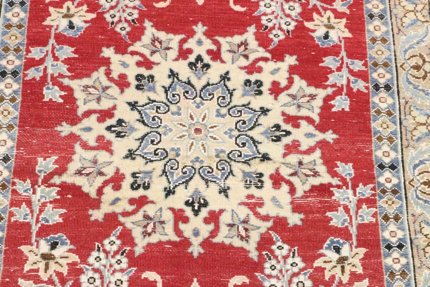 Nain Perserteppich 89 × 71 cm aus Wolle & Seide, handgeknüpft