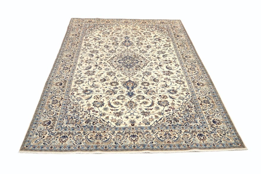 Nain Perserteppich aus Iran, 326 × 200 cm