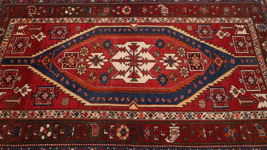 Perserteppich aus Iran, 227 × 130 cm