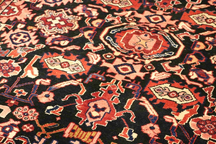 Perserteppich aus Iran, 353 × 223 cm