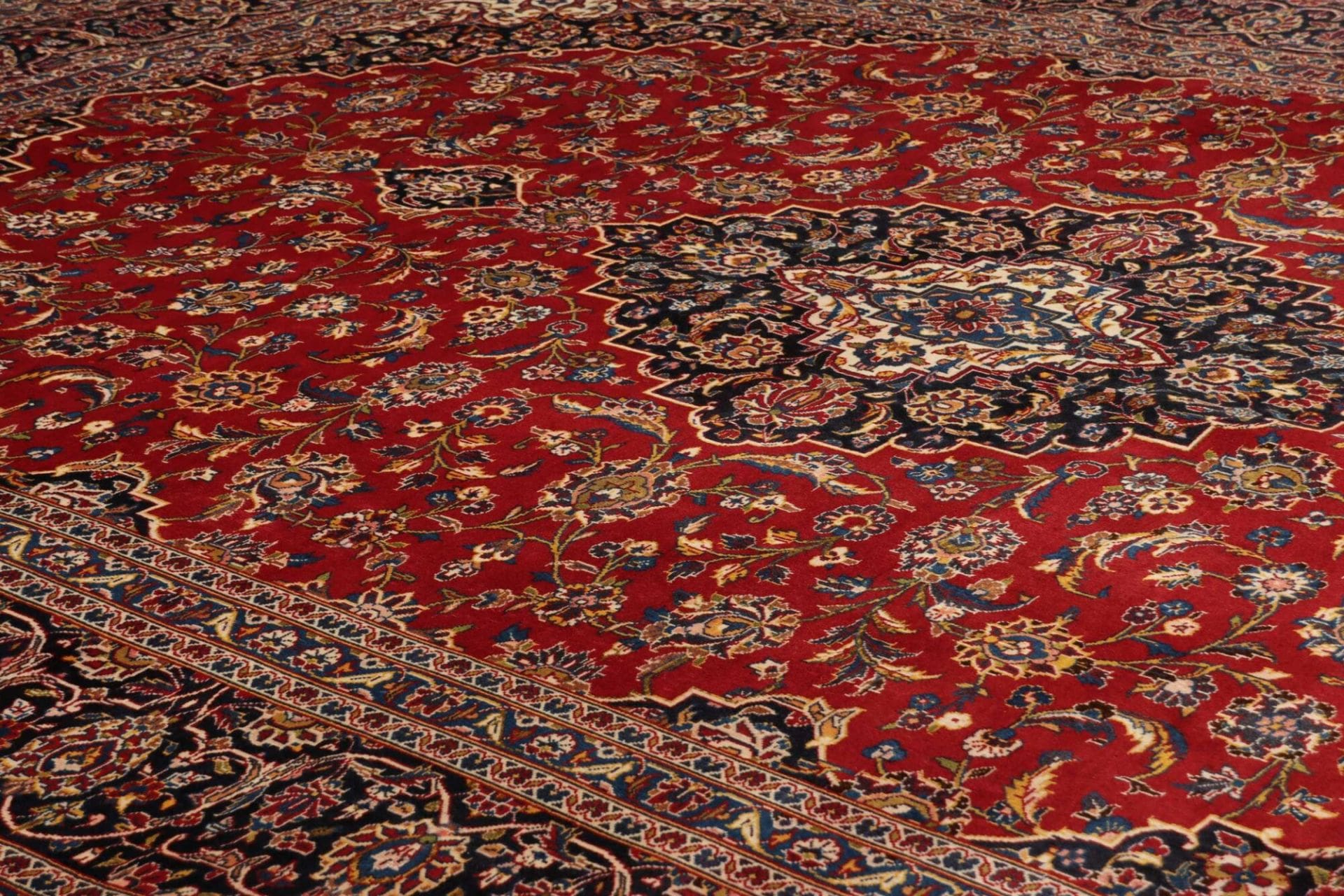 Kashan Perserteppich aus Iran, 296 × 385 cm