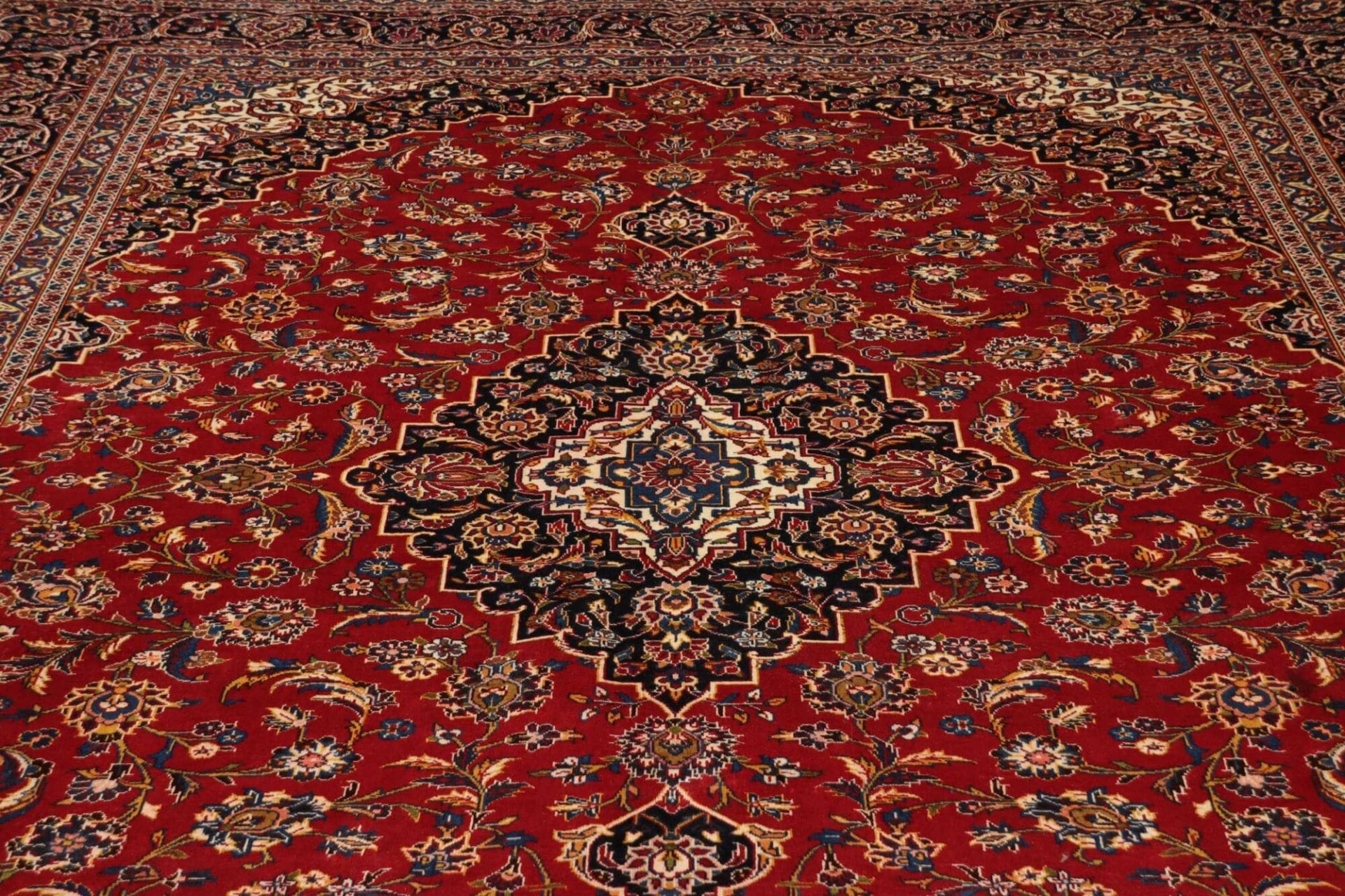 Kashan Perserteppich aus Iran, 296 × 385 cm