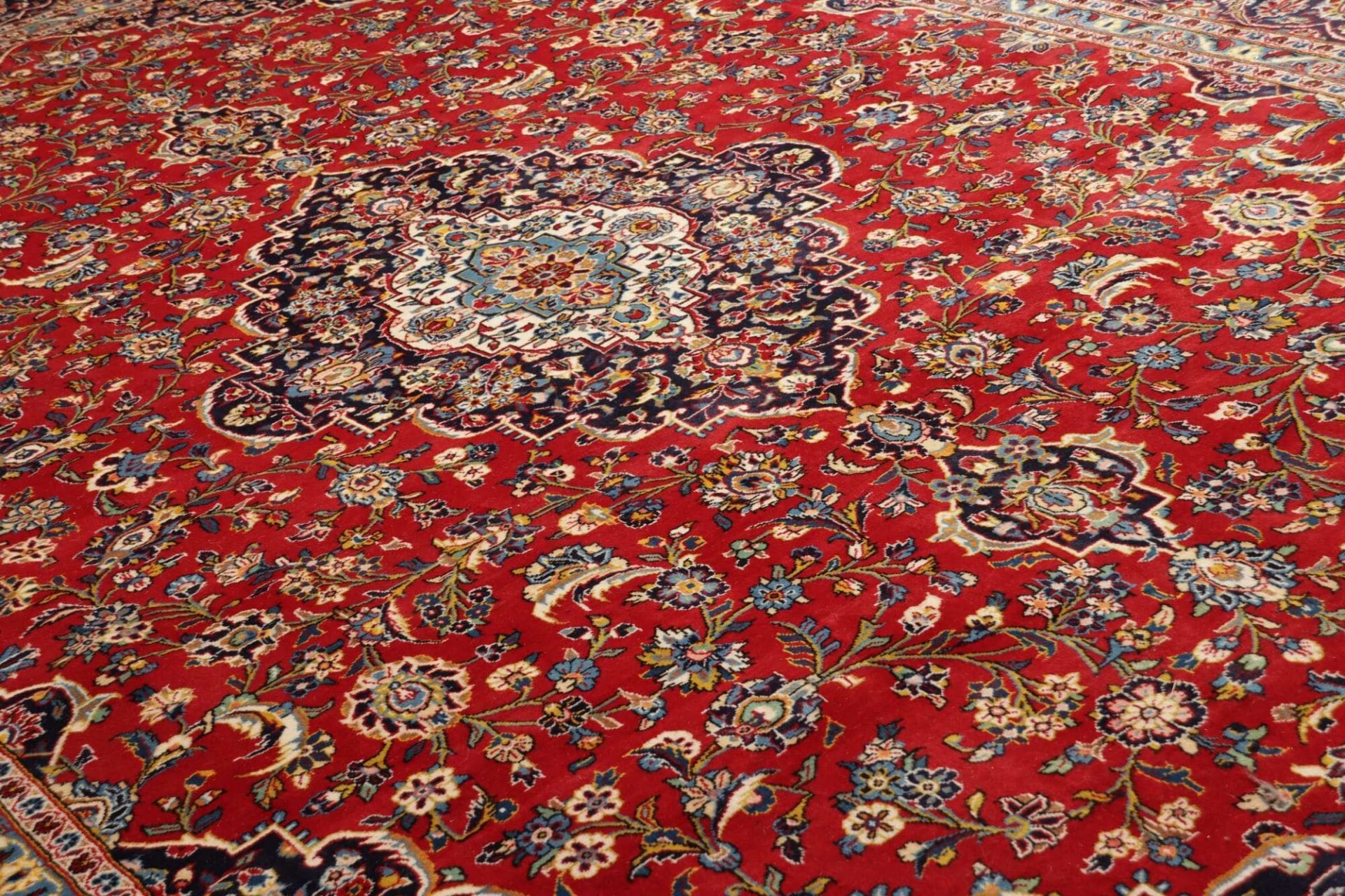 kashan-teppich-303-x-404cm-handgeknupft-schurwolle-perserteppich-7 Kashan Perserteppich aus Iran, 303 × 404 cm