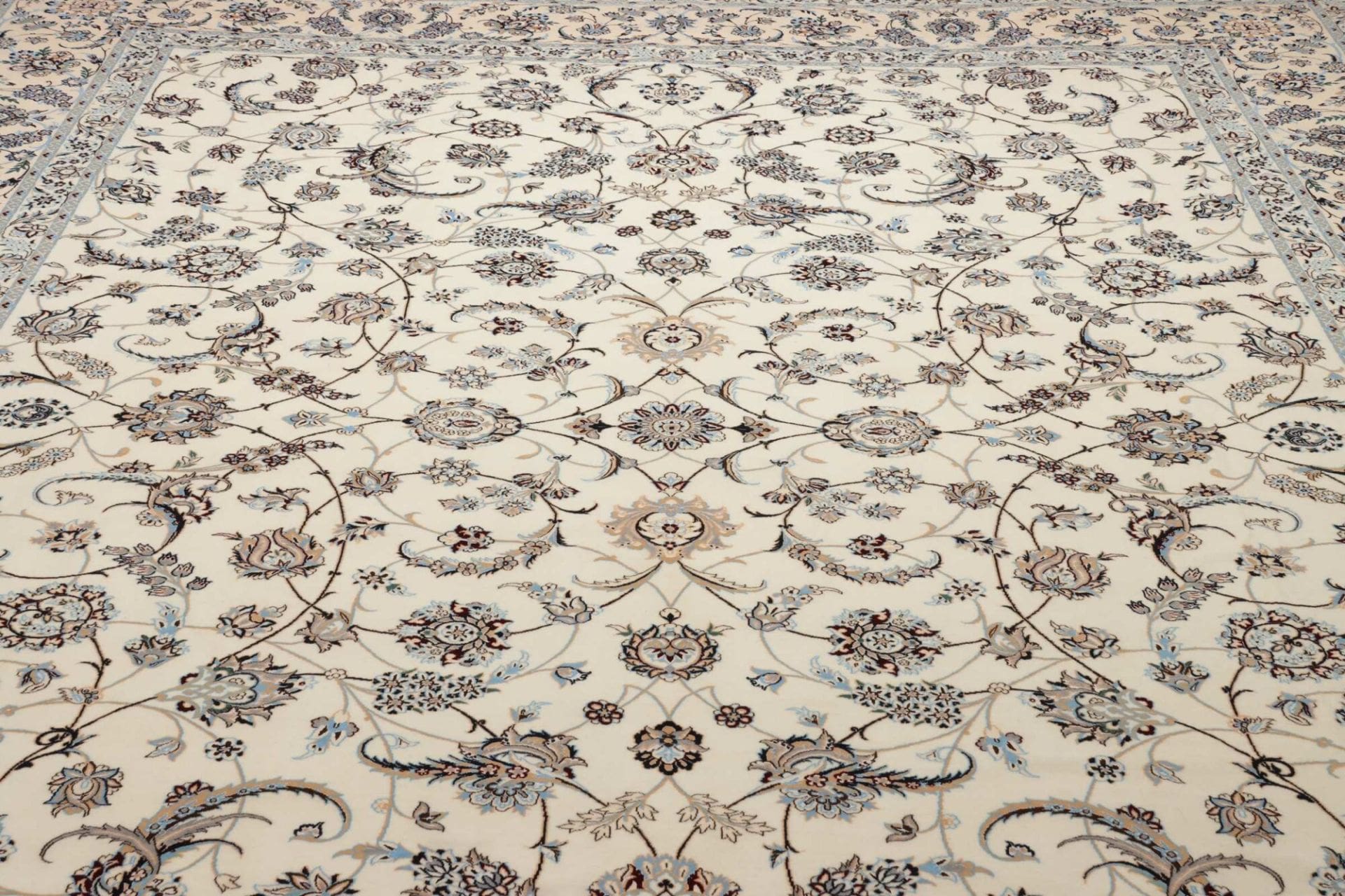 Nain Perserteppich 307 × 408 cm aus Wolle, handgeknüpft