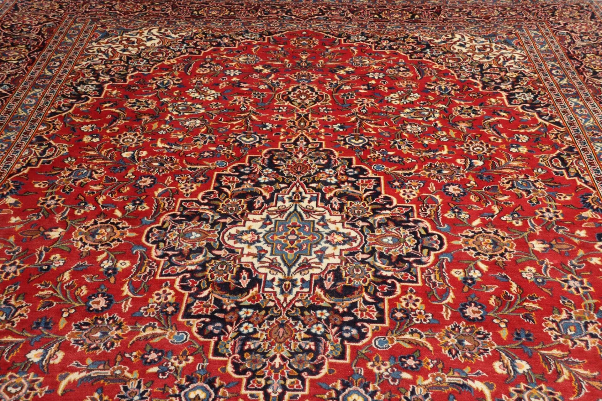 Handgeknüpfter Kashan Perserteppich 296 × 407 cm