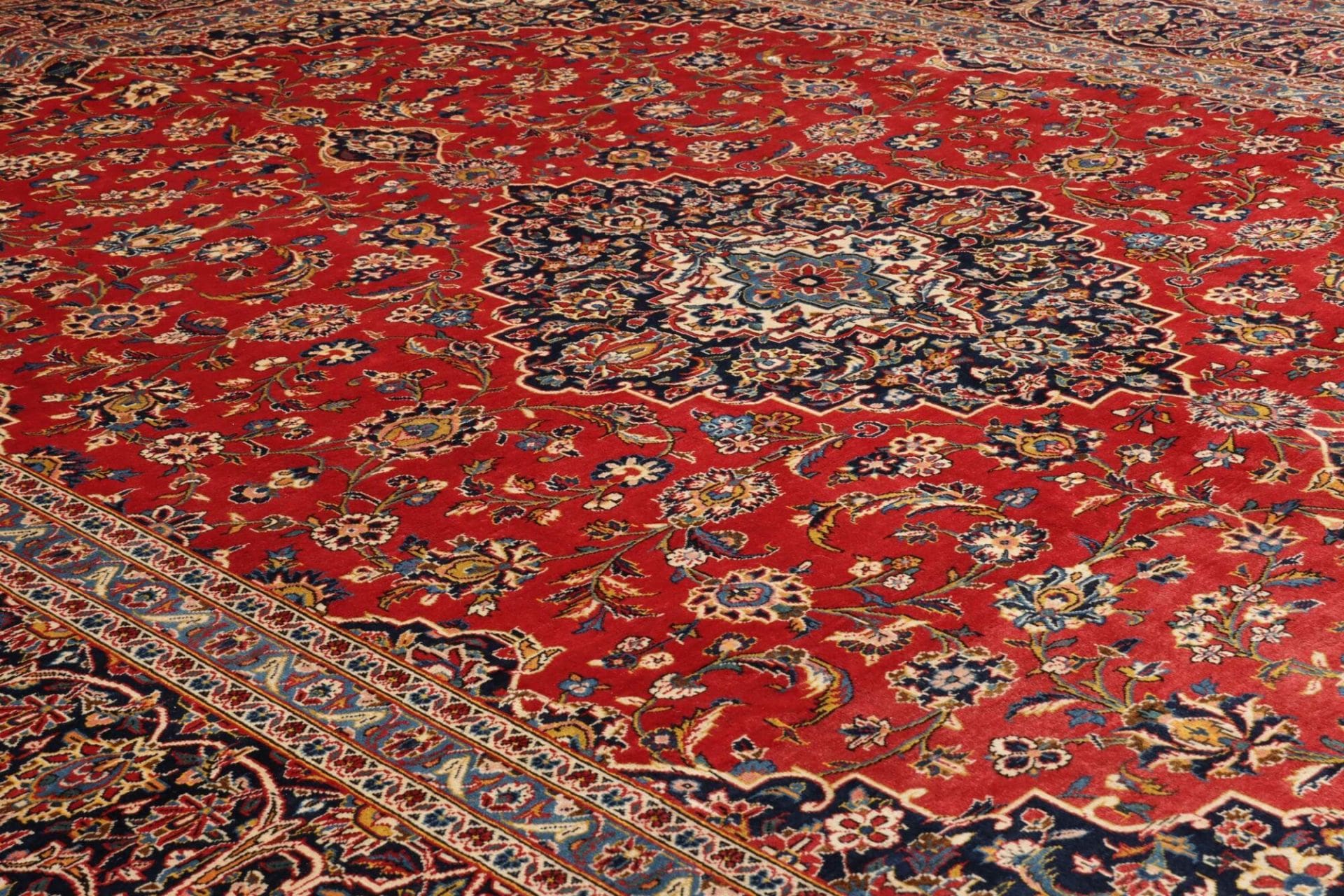 Kashan Perserteppich 300 × 395 cm aus Wolle, handgeknüpft