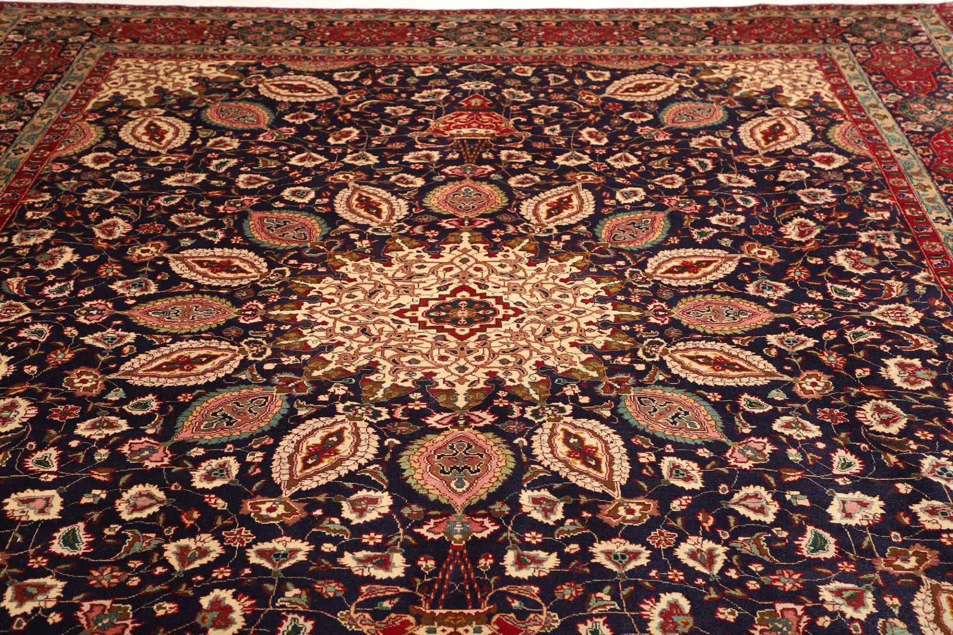 Täbriz Perserteppich 303 × 395 cm aus Wolle, handgeknüpft