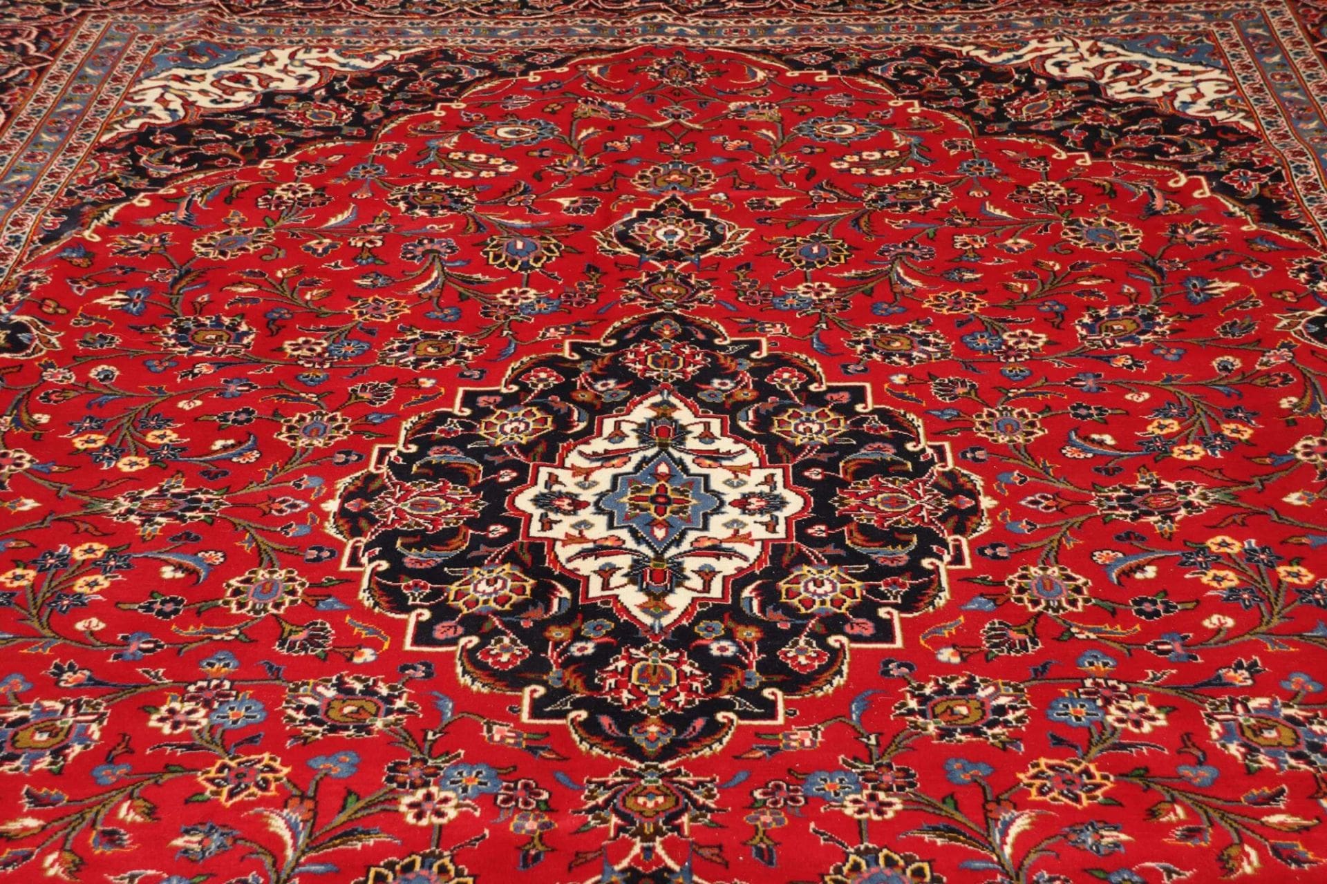 kashan-teppich-300-x-408cm-handgeknupft-perserteppich-wolle-6 Kashan Perserteppich 300 × 408 cm aus Wolle, handgeknüpft