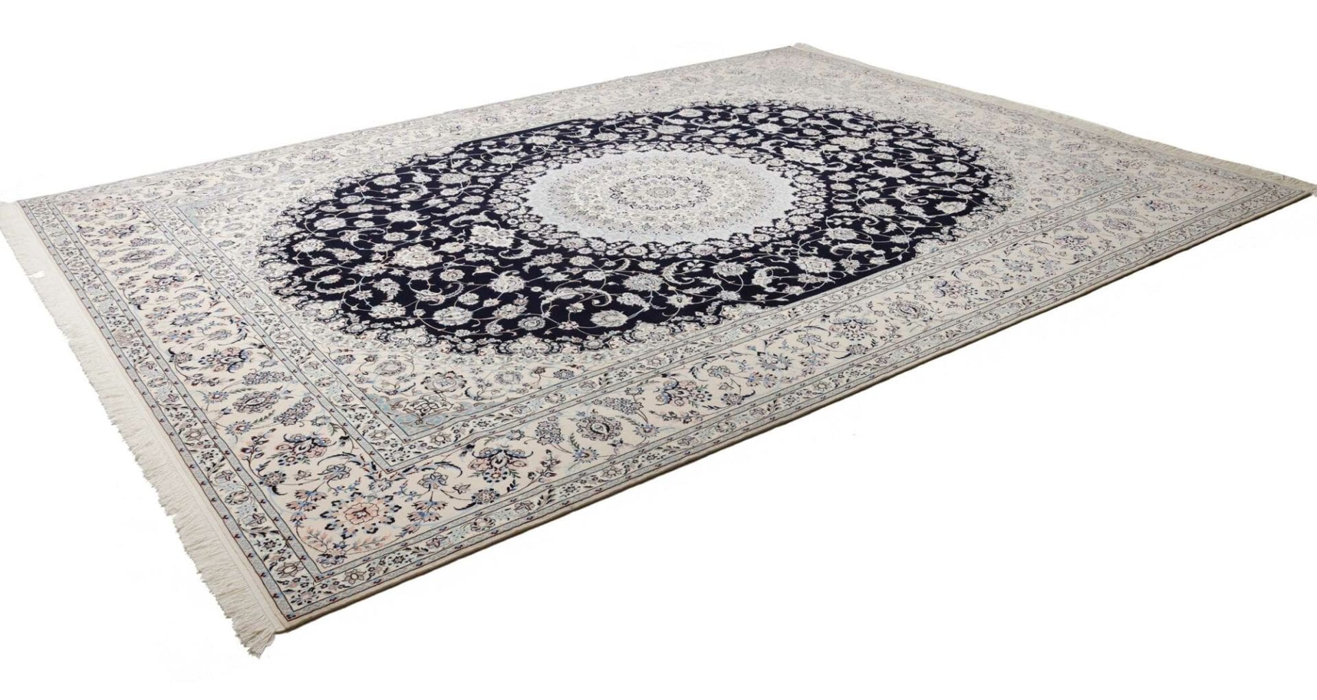 Nain Perserteppich aus Iran, 305 × 411 cm