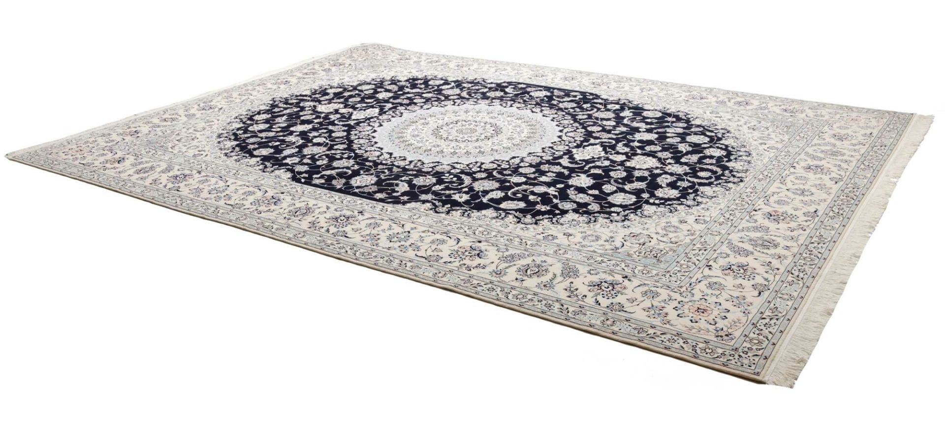 Nain Perserteppich aus Iran, 305 × 411 cm