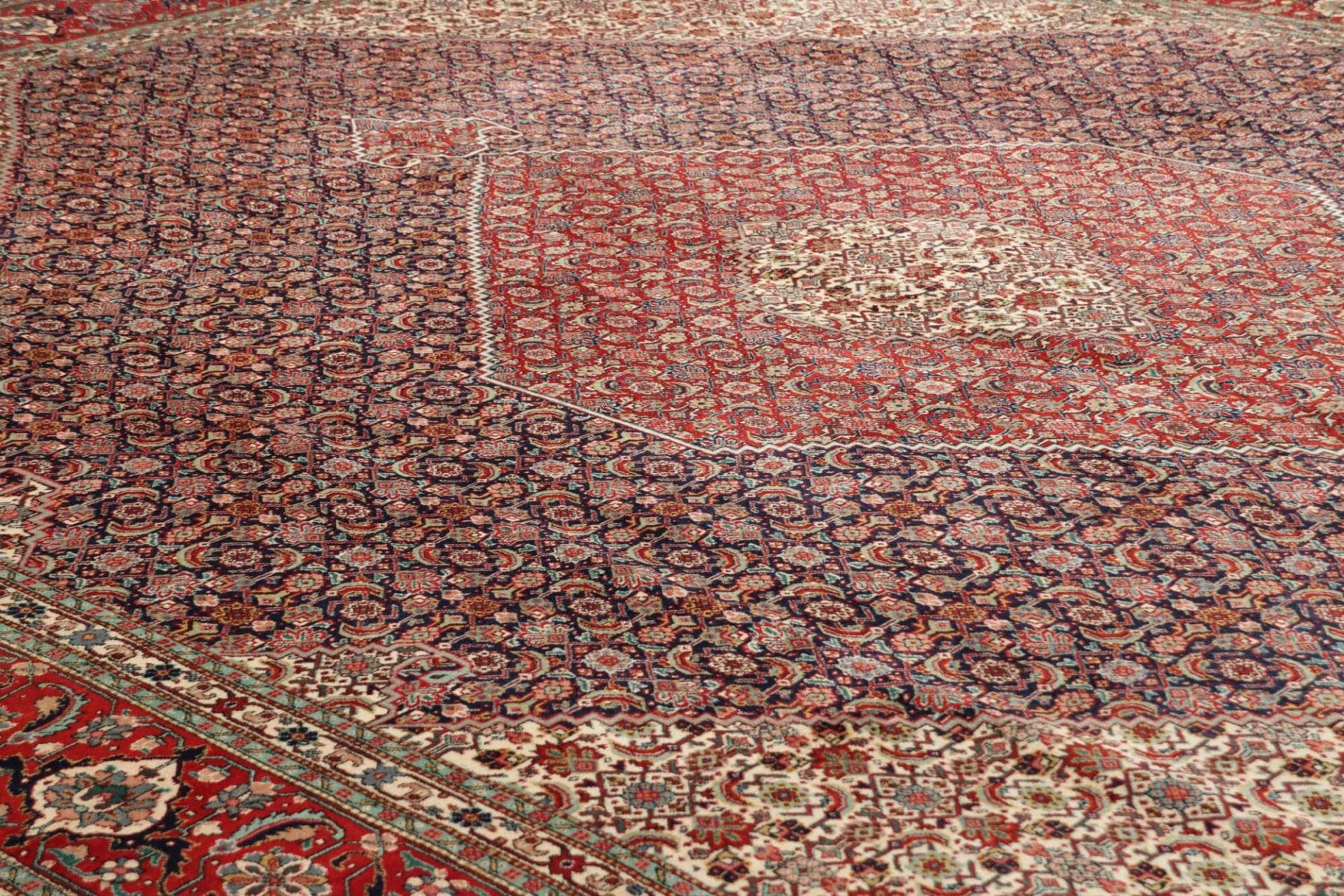 Täbriz Perserteppich aus Iran, 311 × 397 cm