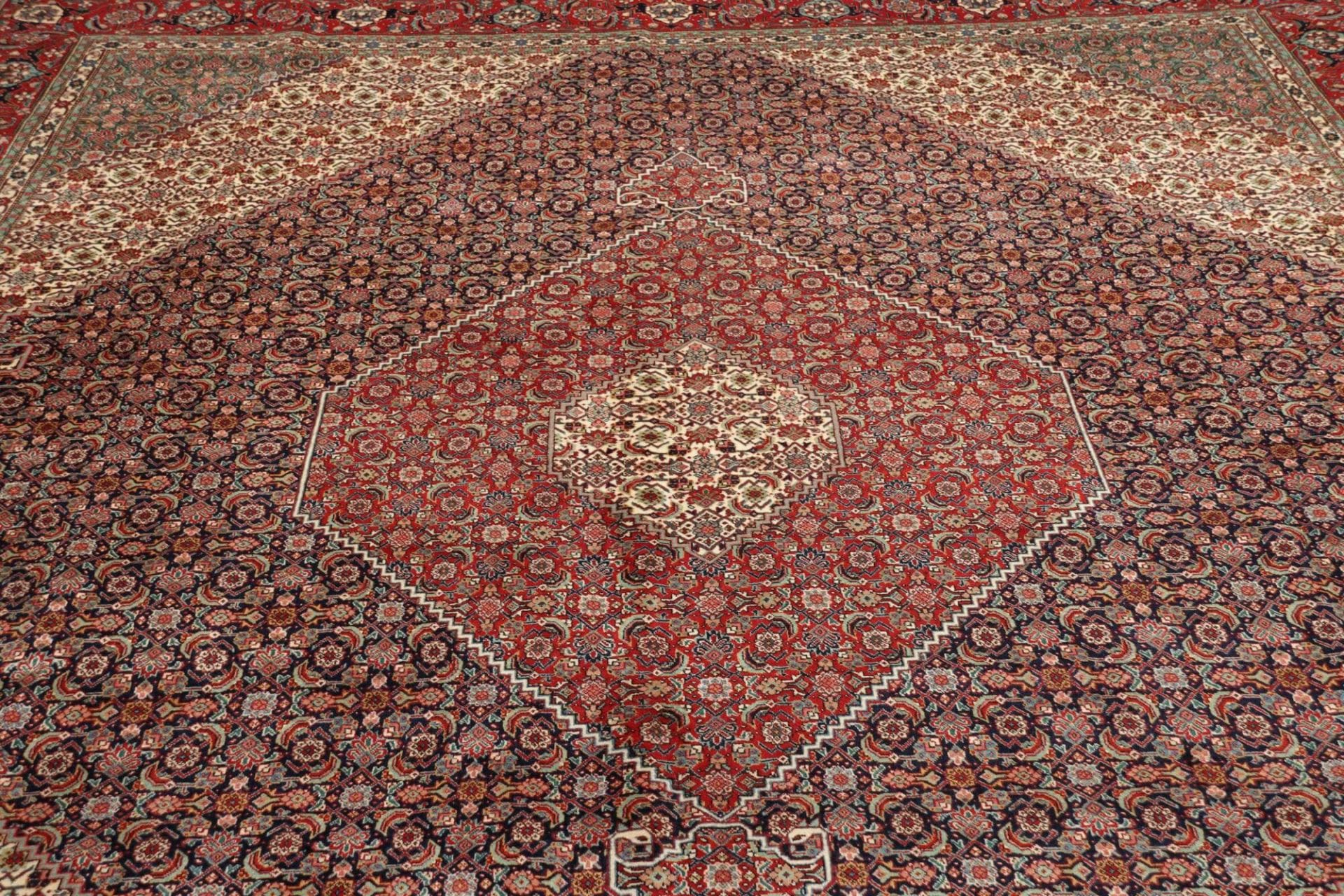 Täbriz Perserteppich aus Iran, 311 × 397 cm