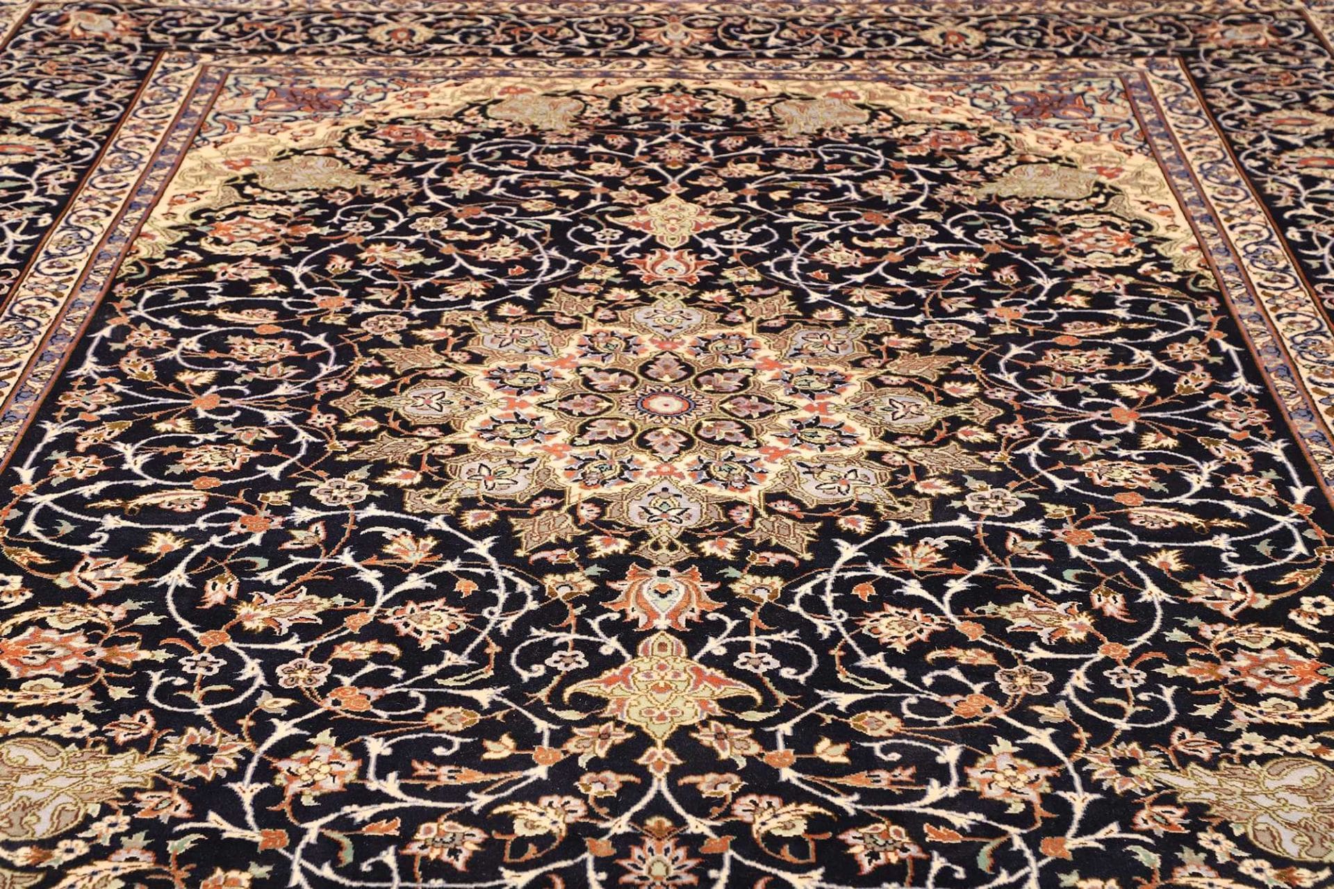 Handgeknüpfter Perserteppich 303 × 400 cm