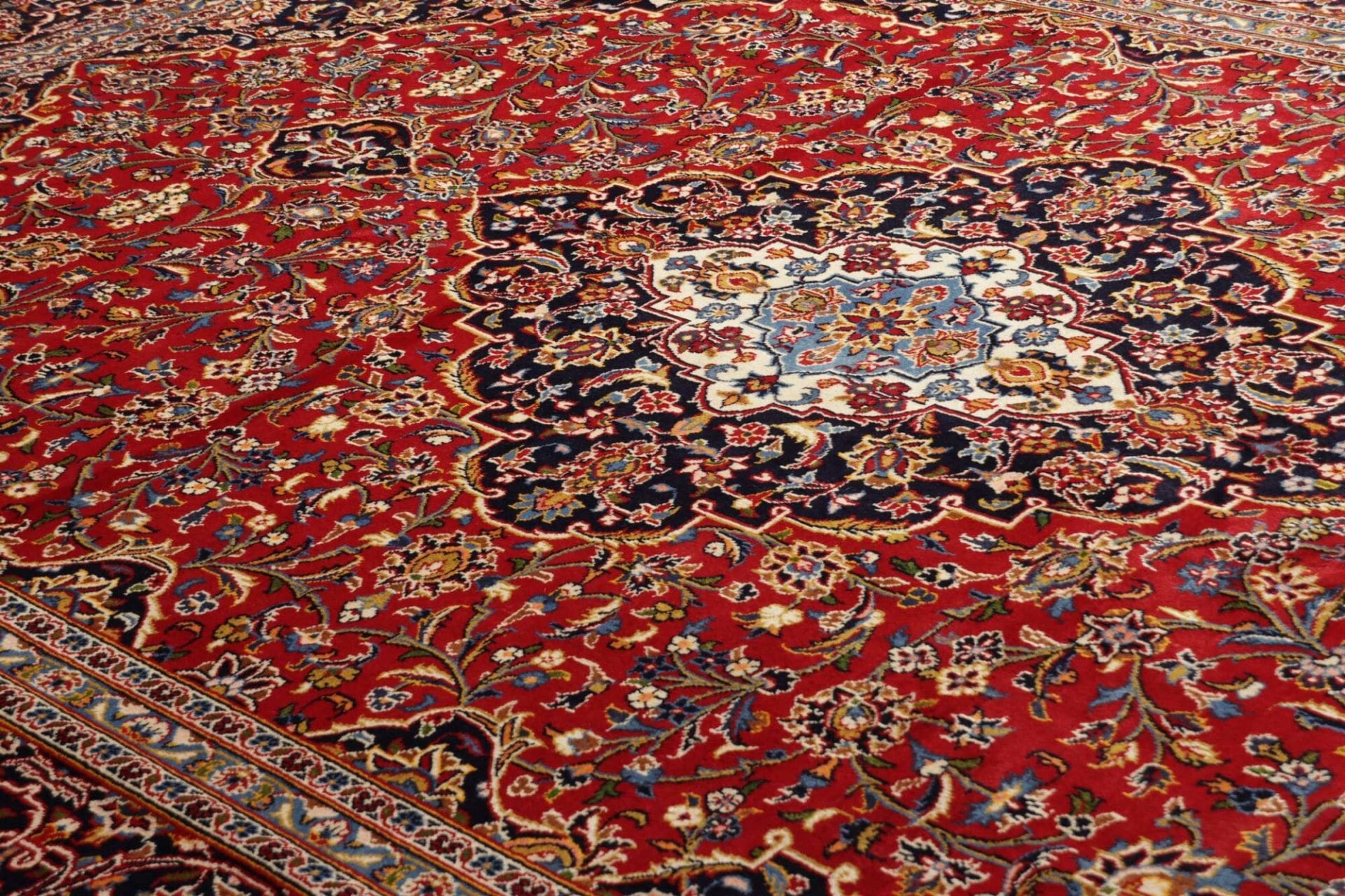 Kashan Perserteppich 306 × 405 cm aus Wolle, handgeknüpft