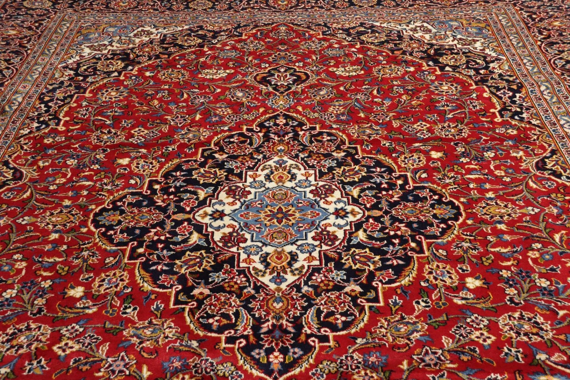 Kashan Perserteppich 306 × 405 cm aus Wolle, handgeknüpft