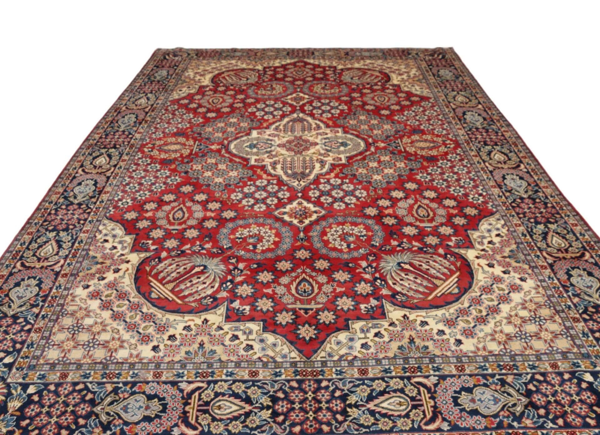 Handgeknüpfter Perserteppich 291 × 410 cm