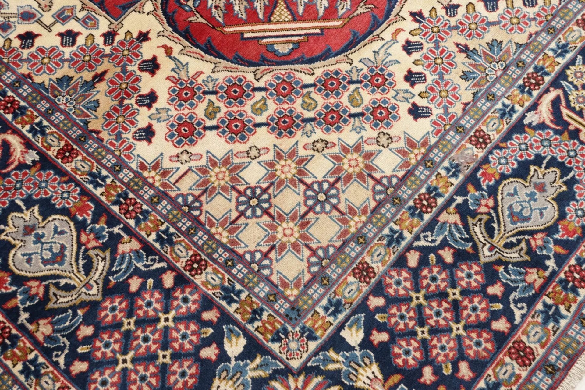 Handgeknüpfter Perserteppich 291 × 410 cm