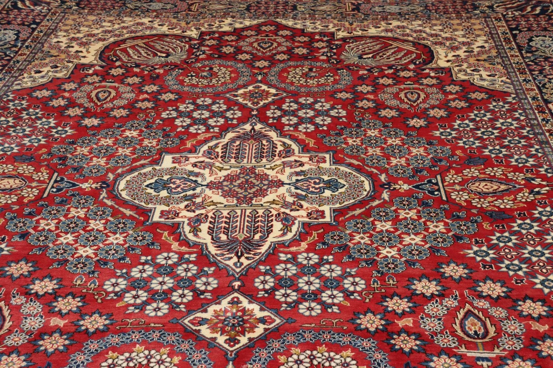 Handgeknüpfter Perserteppich 291 × 410 cm