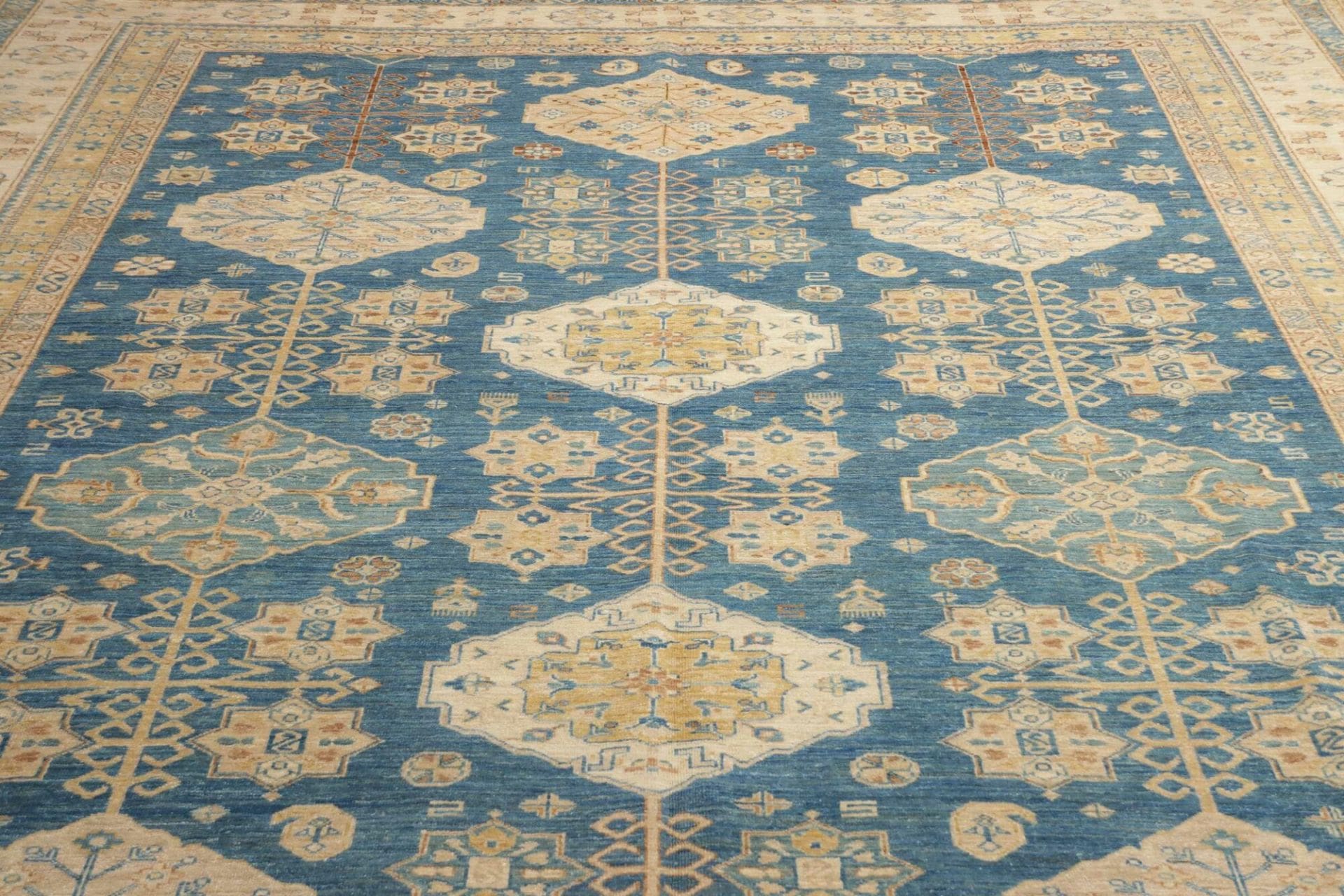 kazak-teppich-311-x-424cm-geometrische-muster-handgeknupft-8 Kazak Orientteppich aus Pakistan, 311 × 424 cm