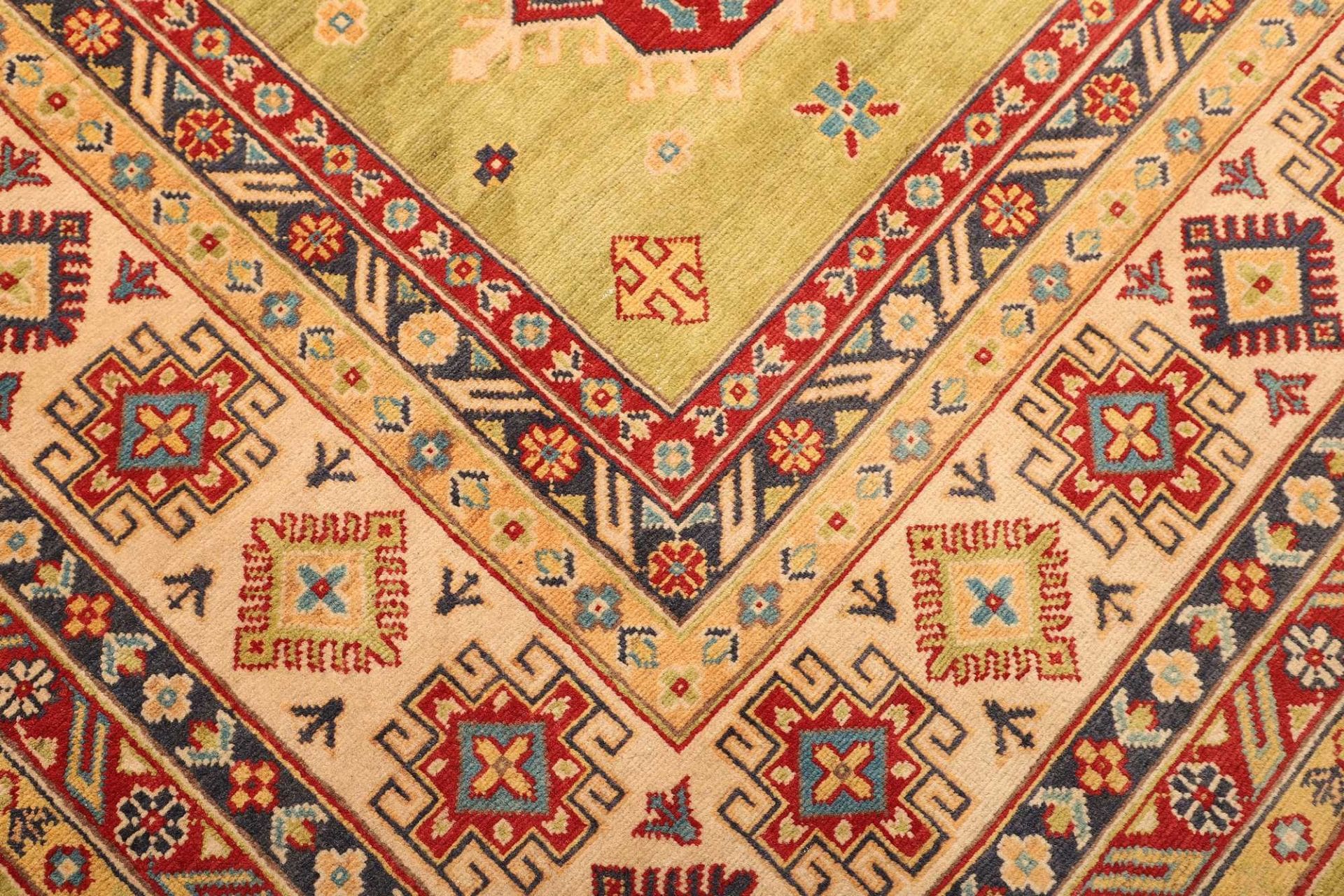 kazak-teppich-311-x-422cm-geometrisch-schurwolle-handgeknupft-5 Kazak Orientteppich aus Afghanistan, 311 × 422 cm