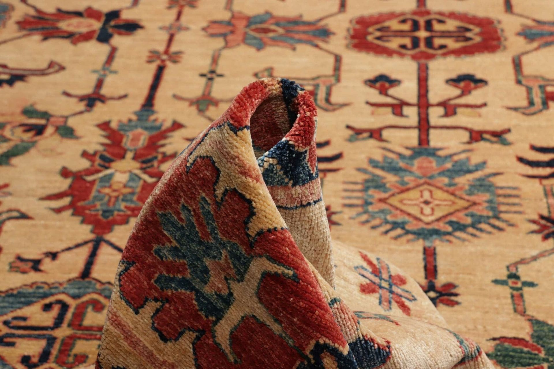 kazak-teppich-275-x-372-cm-mit-geometrischen-mustern-handgeknupft-9 Handgeknüpfter Kazak Orientteppich 275 × 372 cm