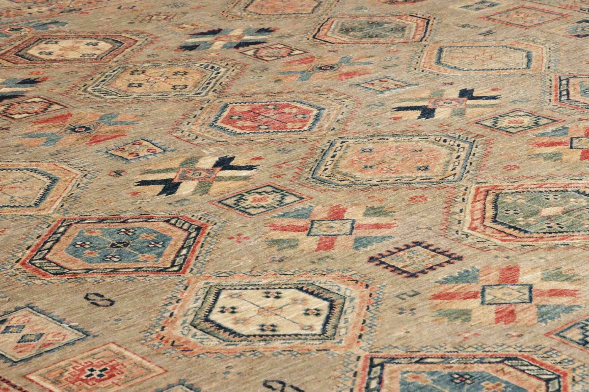 Handgeknüpfter Kazak Orientteppich 276 × 374 cm