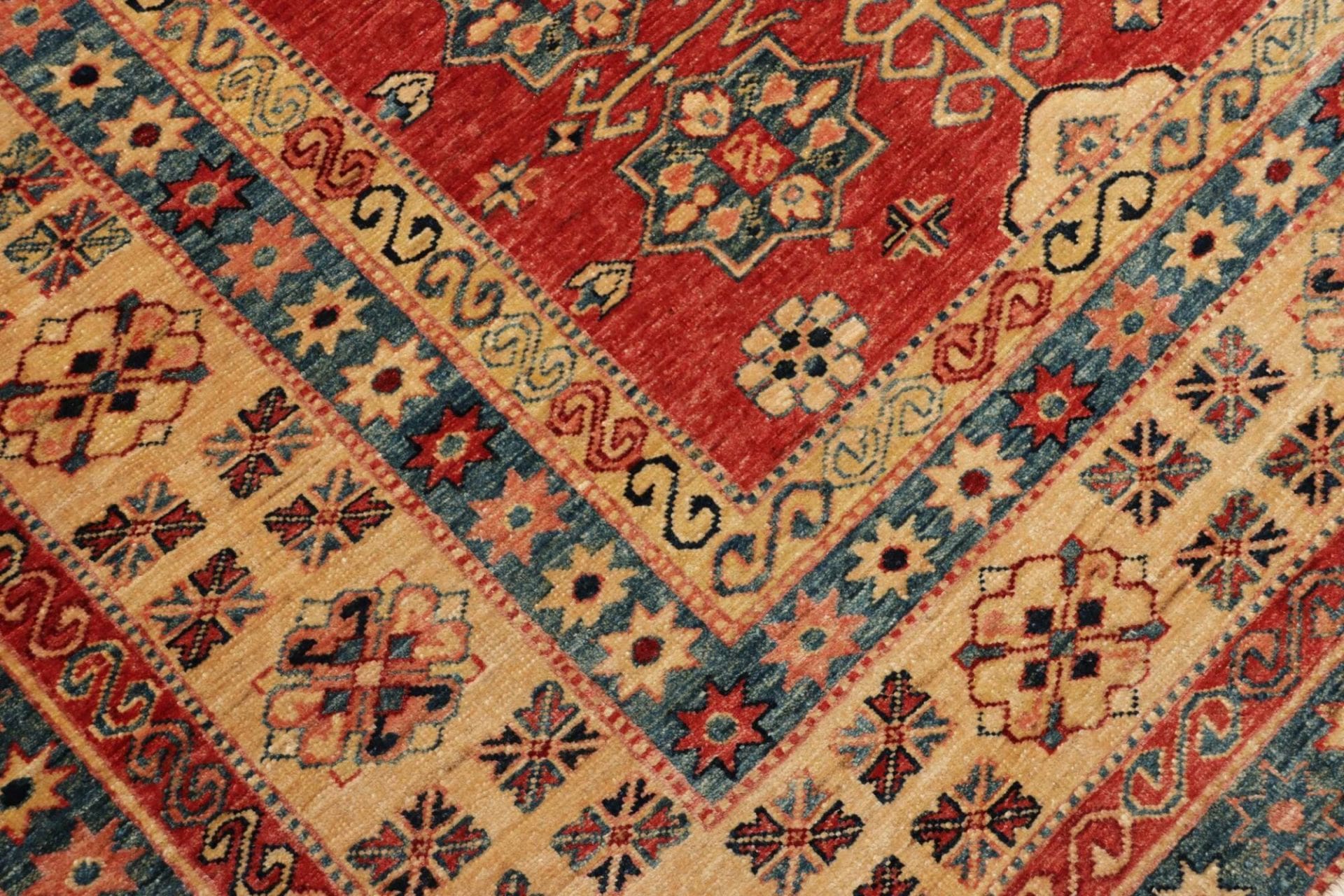 kazak-orientteppich-277-x-374-cm-geometrisches-muster-handgeknupft-5 Kazak Orientteppich 277 × 374 cm aus Wolle, handgeknüpft