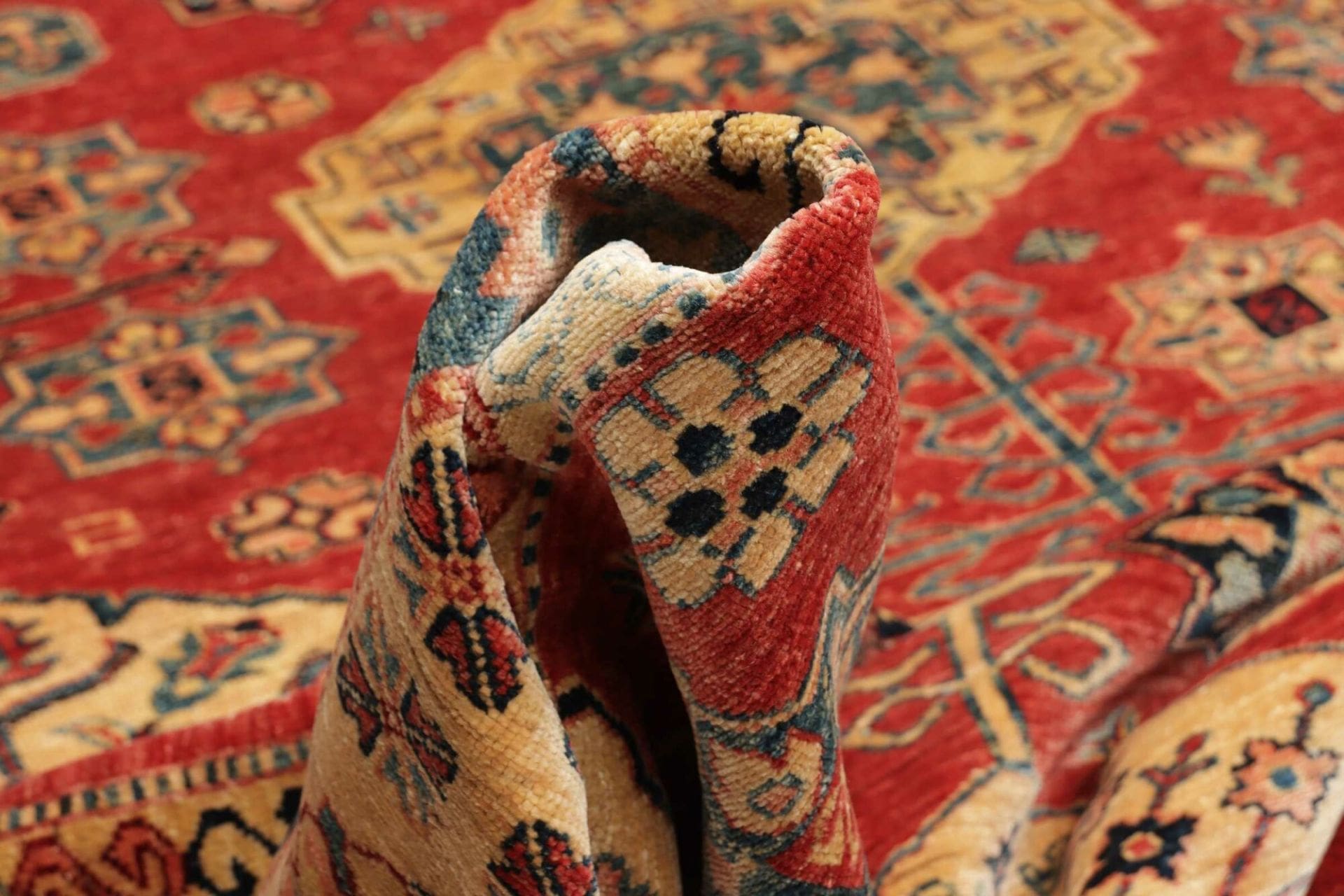 kazak-orientteppich-277-x-374-cm-geometrisches-muster-handgeknupft-8 Kazak Orientteppich 277 × 374 cm aus Wolle, handgeknüpft